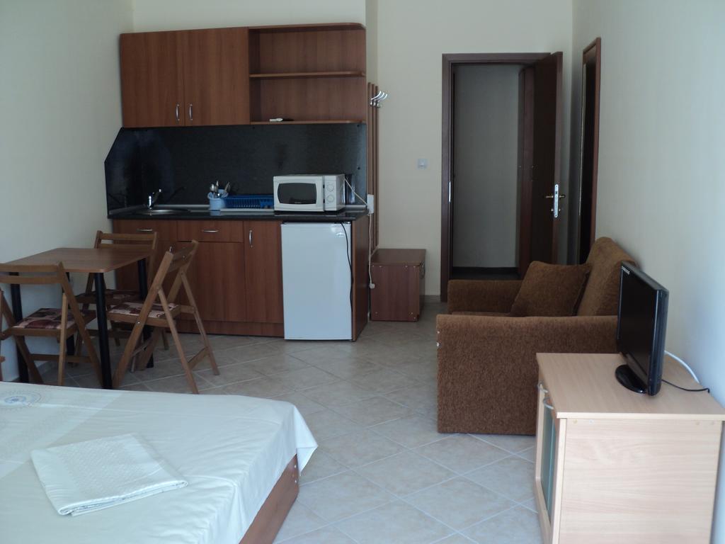 Homestay Meni And Guest